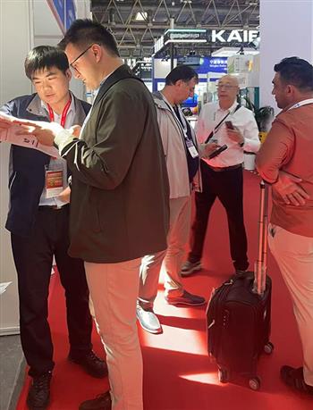 金鋒帶鋸床亮相北京展會